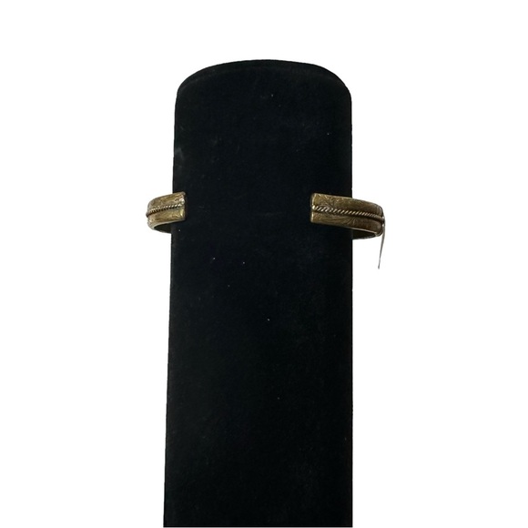 Vtg Brass & 23.4mm Native American Royston Turquoise Teardrop Cuff Bracelet 7” - Picture 9 of 15